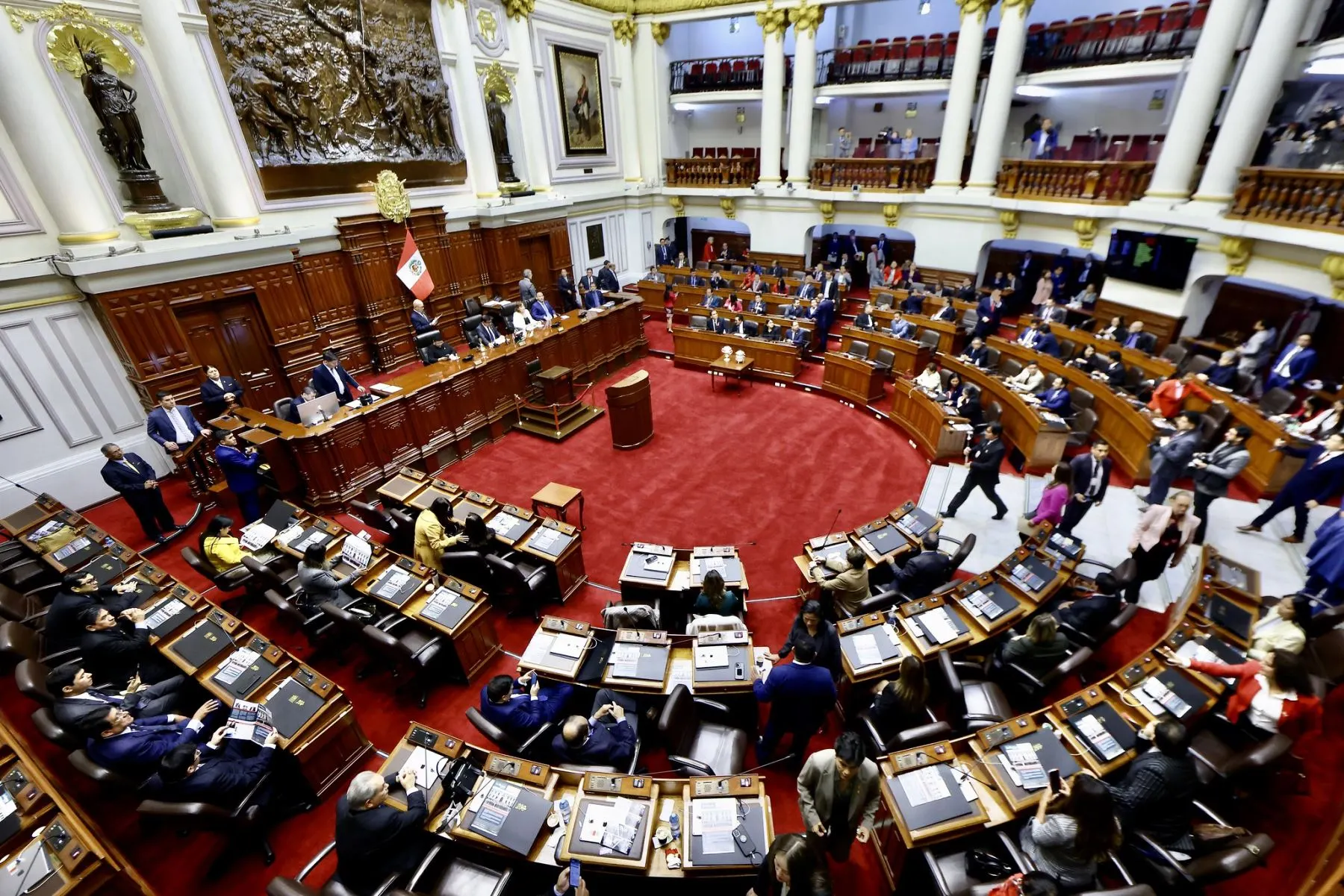 Congreso aprueba ley que reduce IGV a 14% pero subiría 2% a Foncomún