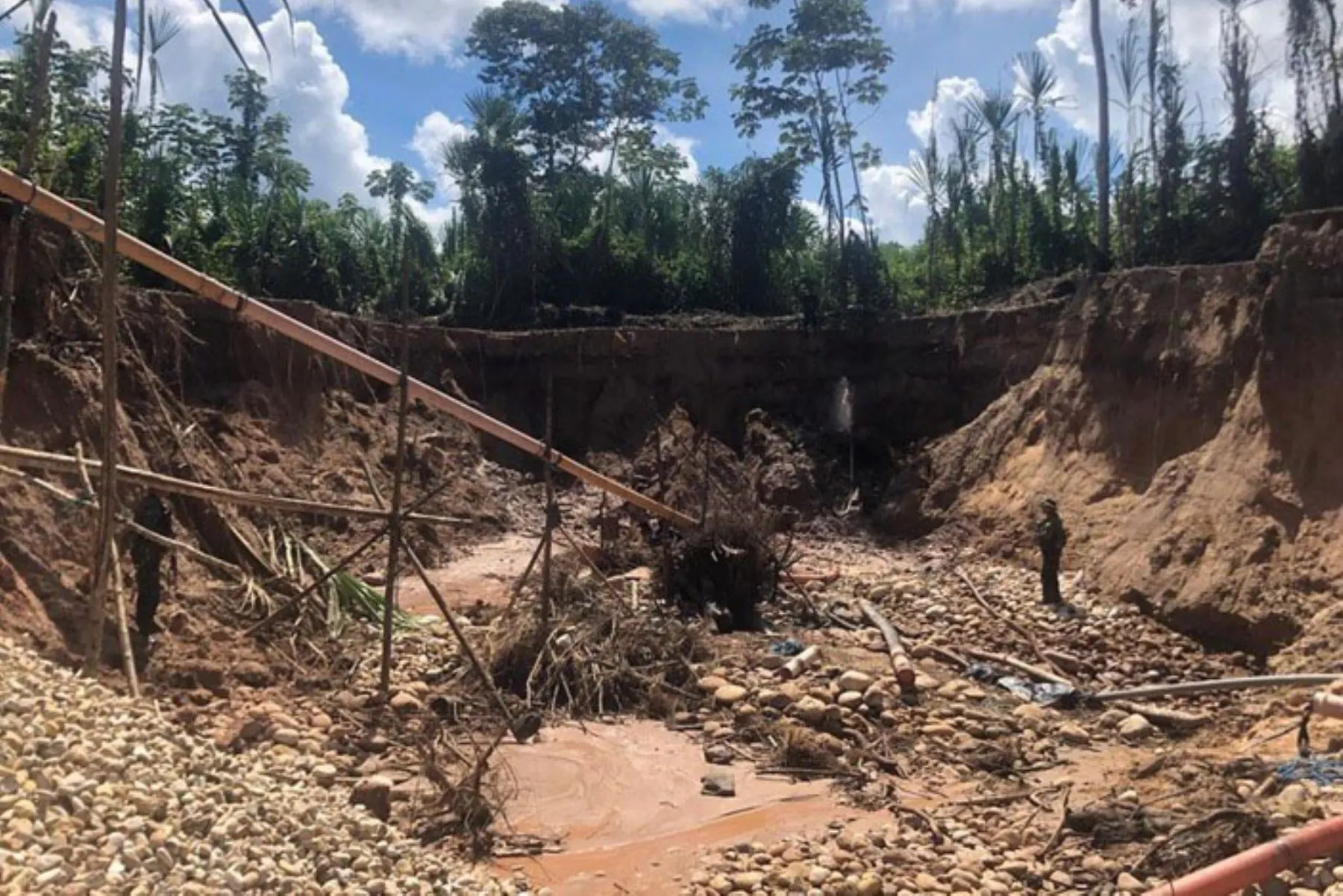 La minería ilegal sigue avanzando y destruyendo todo a su paso