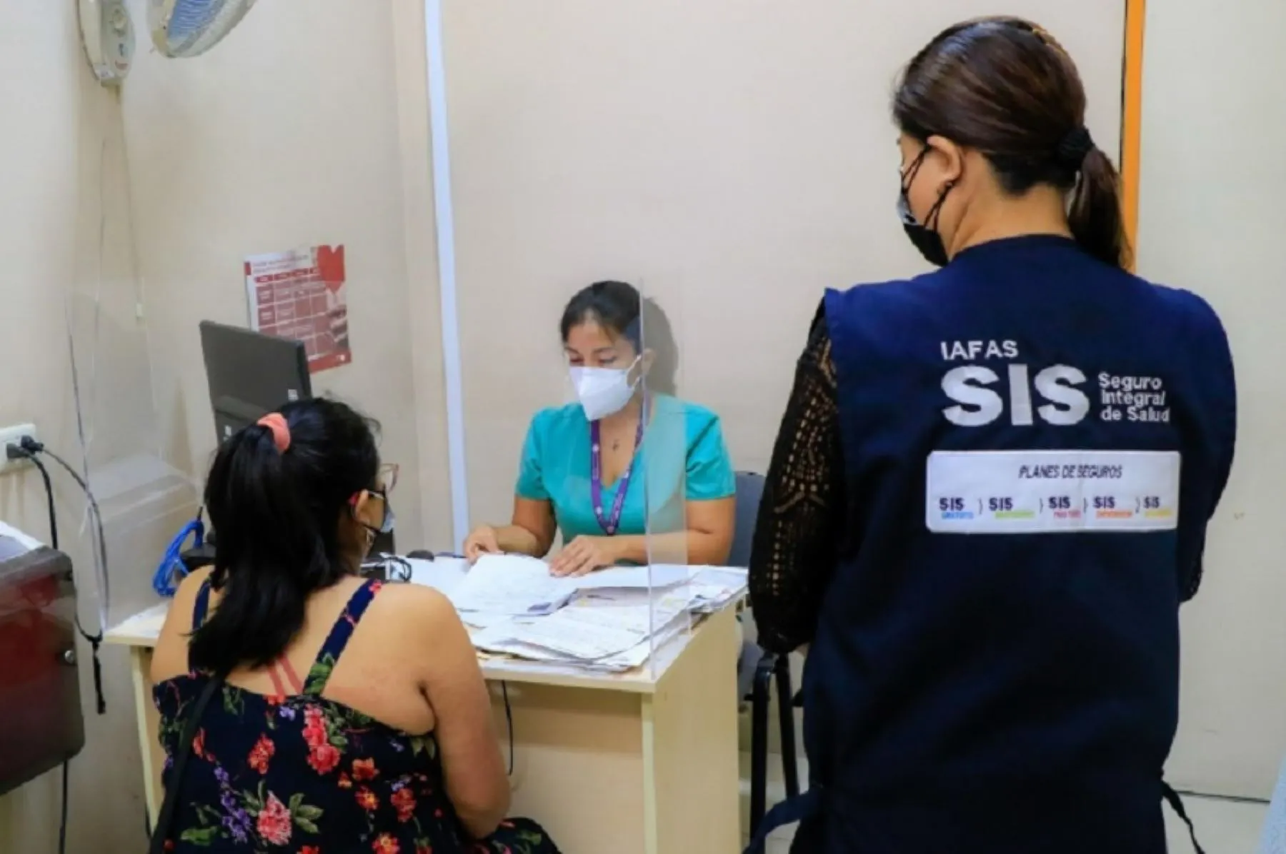 De la teoría a la práctica ¿qué significa que más del 95% de peruanos tenga un seguro de salud?