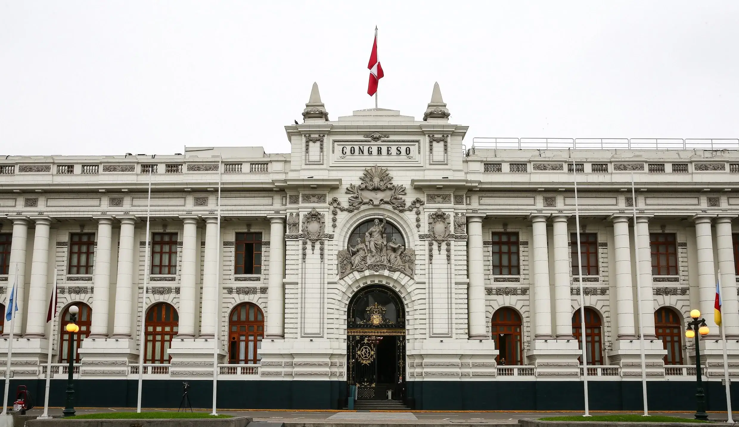 Congreso presiona al Ejecutivo por el Presupuesto 2024