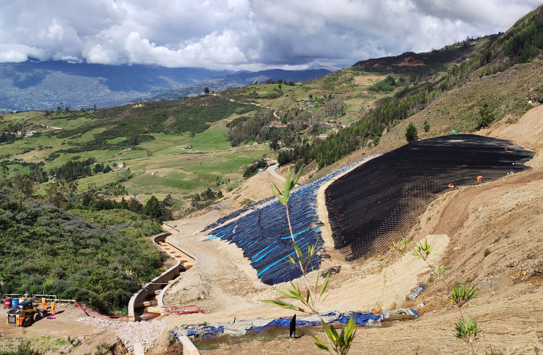 Agua sí y oro también